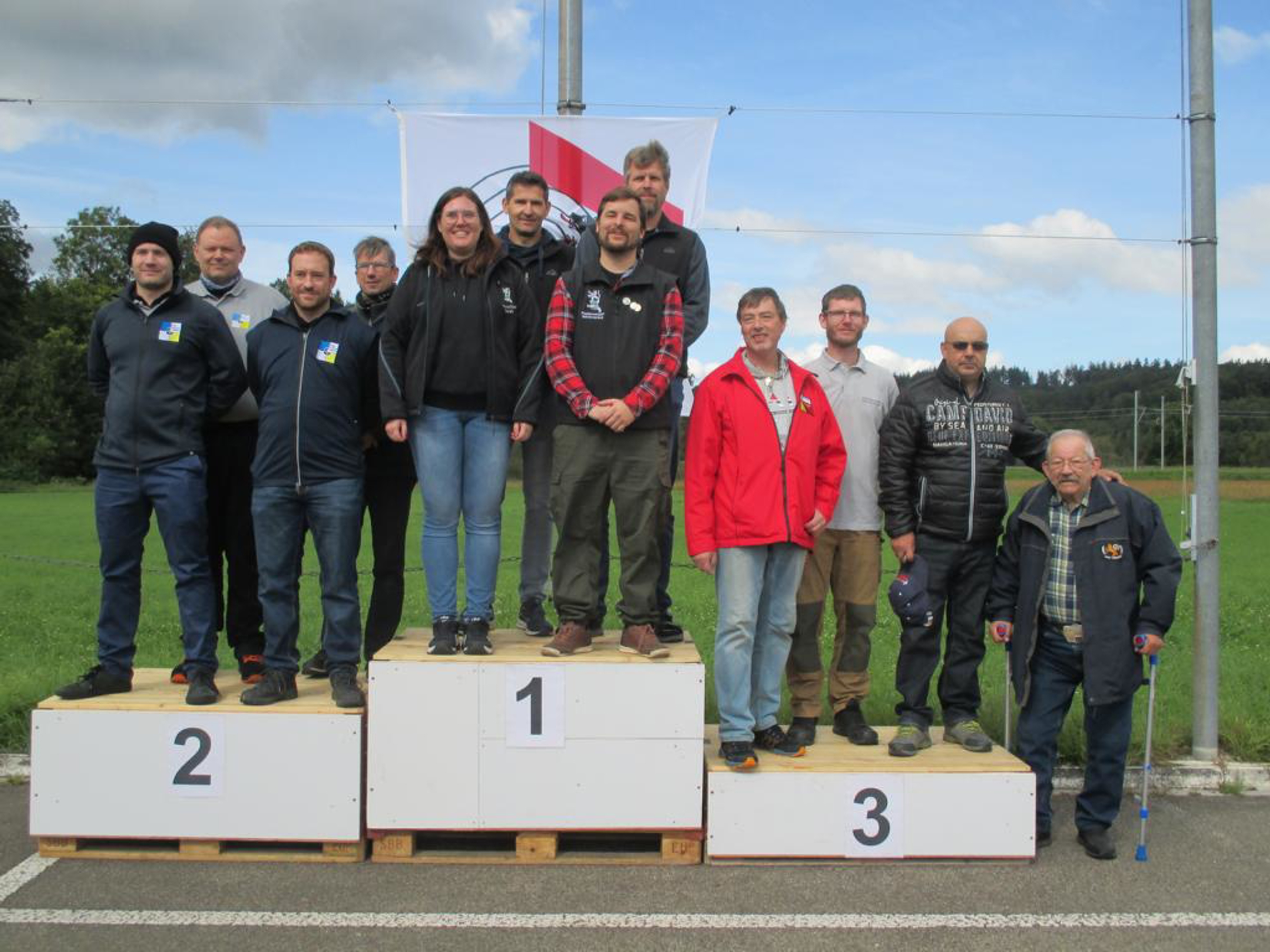 Das Podest:  2. Langenthal Stadtschützen, 1. PS Schwarzenburg, 3. PS Büren a.A.