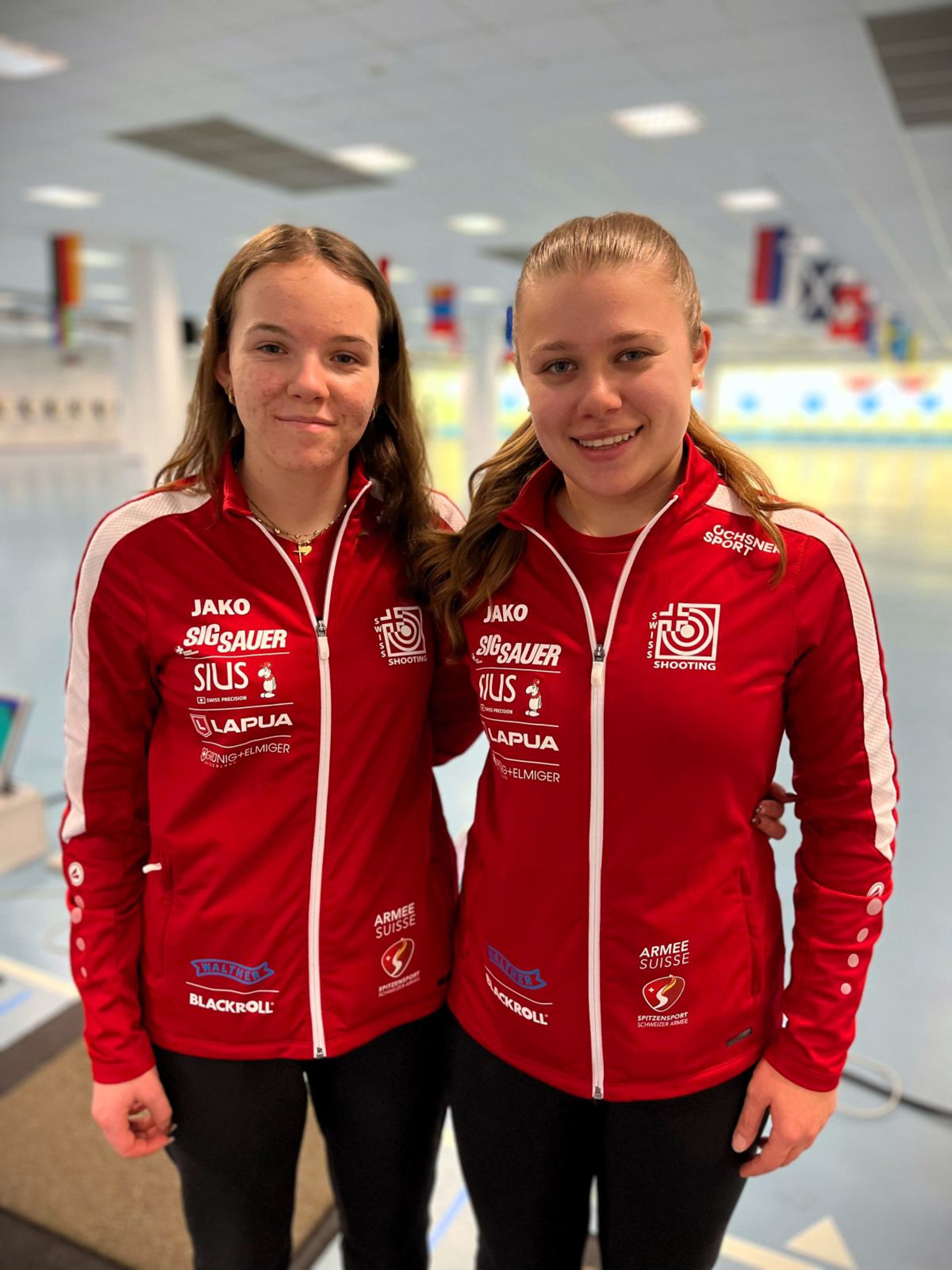 Alicia Beer und Alina Schmid am Montag nach ihrem Dreistellungs-Final-Debüt am ISAS Dortmund (v.l.).