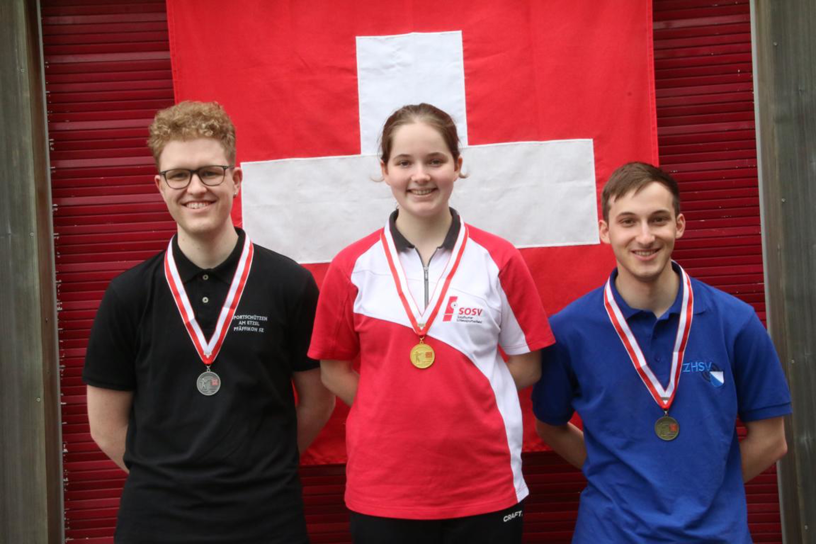 Siegertrio Kat. U21: 2. Rang Daniel Zürcher, Siegerin Gina Giger (mit Tageshöchstresultat), 3. Rang Malo Jaboulet
